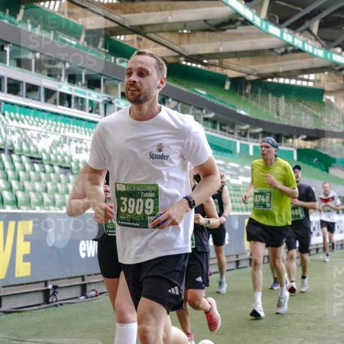13.09.2026 - 21. swb-Marathon Bremen Michael Burmester http://msf.ph/oto/10473573 13.09.2026 13:15:40 Laufen im Stadion 143, 231, 263, 266, 300, 414, 598, 612, 653, 768, 956, 1008, 1047, 1185, 1312, 1465, 1818, 1819, 1874, 2013, 2218, 2235, 2314, 2351, 2359, 2385, 2386, 2466, 2468, 2484, 2494, 2579, 2664, 2667, 2678, 2690, 2691, 2698, 2737, 2760, 2778, 2783, 2799, 2829, 2838, 2846, 2859, 2861, 2865, 2874, 2887, 2958, 2974, 2978, 3001, 3075, 3133, 3157, 3165, 3185, 3237, 3265, 3331, 3355, 3382, 3387, 3486, 3512, 3670, 3680, 3829, 4034, 4080, 4306, 703 meine-sportfotos.de