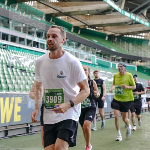 13.09.2026 - 21. swb-Marathon Bremen Michael Burmester http://msf.ph/oto/10473582 13.09.2026 13:15:40 Laufen im Stadion 143, 231, 263, 266, 300, 414, 598, 612, 653, 768, 956, 1008, 1047, 1185, 1312, 1465, 1818, 1819, 1874, 2013, 2218, 2235, 2314, 2351, 2359, 2385, 2386, 2466, 2468, 2484, 2494, 2579, 2664, 2667, 2678, 2690, 2691, 2698, 2737, 2760, 2778, 2783, 2799, 2829, 2838, 2846, 2859, 2861, 2865, 2874, 2887, 2958, 2974, 2978, 3001, 3075, 3133, 3157, 3165, 3185, 3237, 3265, 3331, 3355, 3382, 3387, 3486, 3512, 3670, 3680, 3829, 4034, 4080, 4306, 703 meine-sportfotos.de
