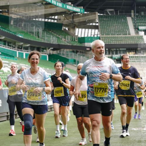 13.09.2026 - 21. swb-Marathon Bremen Michael Burmester http://msf.ph/oto/10473599 13.09.2026 10:37:58 Laufen im Stadion 10090, 10091, 10092, 10150, 10153, 10154, 10168, 10186, 10188, 10190, 10198, 10205, 10237, 10257, 10259, 10260, 10273, 10274, 10283, 10296, 10305, 10315, 10323, 10327, 10331, 10332, 10370, 10375, 10376, 10390, 10429, 10432, 10444, 10465, 10488, 10497, 10500, 10516, 10526, 10598, 10613, 10633, 10645, 10647, 10648, 10654, 10659, 10661, 10663, 10674, 10681, 10682, 10695, 10697, 10802, 10823 meine-sportfotos.de