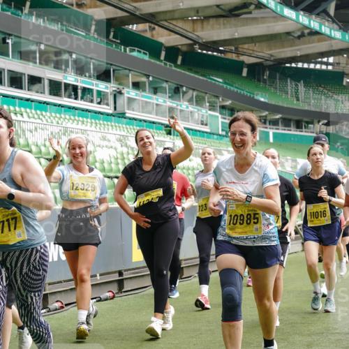 13.09.2026 - 21. swb-Marathon Bremen Michael Burmester http://msf.ph/oto/10473624 13.09.2026 10:37:58 Laufen im Stadion 10090, 10091, 10092, 10150, 10153, 10154, 10168, 10186, 10188, 10190, 10198, 10205, 10237, 10257, 10259, 10260, 10273, 10274, 10283, 10296, 10305, 10315, 10323, 10327, 10331, 10332, 10370, 10375, 10376, 10390, 10429, 10432, 10444, 10465, 10488, 10497, 10500, 10516, 10526, 10598, 10613, 10633, 10645, 10647, 10648, 10654, 10659, 10661, 10663, 10674, 10681, 10682, 10695, 10697, 10802, 10823 meine-sportfotos.de