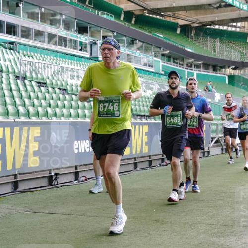 13.09.2026 - 21. swb-Marathon Bremen Michael Burmester http://msf.ph/oto/10473662 13.09.2026 13:15:41 Laufen im Stadion 143, 231, 263, 266, 300, 414, 598, 612, 653, 768, 956, 1008, 1047, 1185, 1312, 1465, 1818, 1819, 1874, 2013, 2218, 2235, 2314, 2351, 2359, 2363, 2385, 2386, 2466, 2468, 2484, 2494, 2579, 2664, 2667, 2678, 2690, 2691, 2698, 2737, 2760, 2778, 2783, 2799, 2829, 2838, 2846, 2859, 2861, 2865, 2874, 2887, 2958, 2974, 2978, 3001, 3075, 3133, 3157, 3165, 3185, 3237, 3265, 3331, 3355, 3382, 3387, 3486, 3512, 3670, 3680, 3829, 4034, 4080, 4306, 703 meine-sportfotos.de