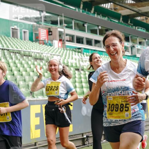 13.09.2026 - 21. swb-Marathon Bremen Michael Burmester http://msf.ph/oto/10473691 13.09.2026 10:37:59 Laufen im Stadion 10090, 10091, 10092, 10150, 10153, 10154, 10168, 10186, 10188, 10190, 10198, 10205, 10237, 10257, 10259, 10260, 10273, 10274, 10283, 10296, 10305, 10315, 10323, 10327, 10331, 10332, 10370, 10375, 10376, 10390, 10429, 10432, 10444, 10465, 10488, 10497, 10500, 10516, 10526, 10598, 10613, 10633, 10645, 10647, 10648, 10654, 10659, 10661, 10663, 10674, 10681, 10682, 10695, 10697, 10802, 10823 meine-sportfotos.de
