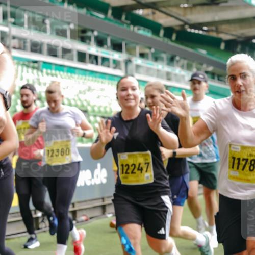 13.09.2026 - 21. swb-Marathon Bremen Michael Burmester http://msf.ph/oto/10473707 13.09.2026 10:38:00 Laufen im Stadion 10090, 10091, 10092, 10150, 10153, 10154, 10168, 10186, 10188, 10190, 10198, 10205, 10237, 10257, 10259, 10260, 10273, 10274, 10283, 10296, 10305, 10315, 10323, 10327, 10331, 10332, 10370, 10375, 10376, 10390, 10429, 10432, 10444, 10465, 10488, 10497, 10500, 10516, 10526, 10598, 10613, 10633, 10645, 10647, 10648, 10654, 10659, 10661, 10663, 10674, 10681, 10682, 10695, 10697, 10802, 10823 meine-sportfotos.de