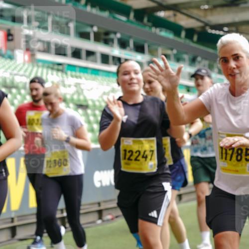 13.09.2026 - 21. swb-Marathon Bremen Michael Burmester http://msf.ph/oto/10473733 13.09.2026 10:38:00 Laufen im Stadion 10090, 10091, 10092, 10150, 10153, 10154, 10168, 10186, 10188, 10190, 10198, 10205, 10237, 10257, 10259, 10260, 10273, 10274, 10283, 10296, 10305, 10315, 10323, 10327, 10331, 10332, 10370, 10375, 10376, 10390, 10429, 10432, 10444, 10465, 10488, 10497, 10500, 10516, 10526, 10598, 10613, 10633, 10645, 10647, 10648, 10654, 10659, 10661, 10663, 10674, 10681, 10682, 10695, 10697, 10802, 10823 meine-sportfotos.de