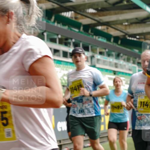 13.09.2026 - 21. swb-Marathon Bremen Michael Burmester http://msf.ph/oto/10473766 13.09.2026 10:38:01 Laufen im Stadion 10090, 10091, 10092, 10150, 10153, 10154, 10168, 10186, 10188, 10190, 10198, 10205, 10237, 10257, 10259, 10260, 10273, 10274, 10283, 10296, 10305, 10315, 10323, 10327, 10331, 10332, 10370, 10375, 10376, 10390, 10432, 10444, 10465, 10488, 10497, 10500, 10516, 10526, 10598, 10613, 10633, 10645, 10647, 10648, 10654, 10659, 10661, 10663, 10674, 10681, 10682, 10695, 10697, 10802, 10823 meine-sportfotos.de