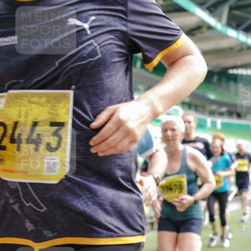 13.09.2026 - 21. swb-Marathon Bremen Michael Burmester http://msf.ph/oto/10473777 13.09.2026 10:38:02 Laufen im Stadion 10090, 10091, 10092, 10150, 10153, 10154, 10168, 10186, 10188, 10190, 10198, 10205, 10237, 10257, 10259, 10260, 10273, 10274, 10283, 10296, 10305, 10315, 10323, 10327, 10331, 10332, 10370, 10375, 10376, 10390, 10432, 10444, 10465, 10488, 10497, 10500, 10516, 10526, 10598, 10613, 10633, 10645, 10647, 10648, 10654, 10659, 10661, 10663, 10674, 10681, 10682, 10695, 10697, 10802, 10823 meine-sportfotos.de
