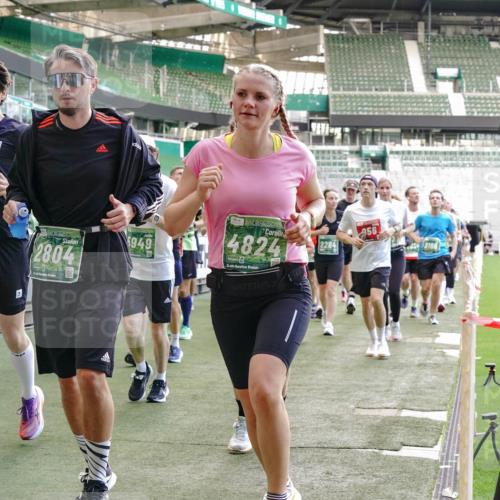 13.09.2026 - 21. swb-Marathon Bremen Michael Burmester http://msf.ph/oto/10473924 13.09.2026 13:15:47 Laufen im Stadion 143, 153, 231, 263, 266, 300, 414, 598, 612, 653, 1008, 1047, 1185, 1312, 1465, 1539, 1818, 1819, 1874, 2013, 2218, 2235, 2314, 2351, 2359, 2363, 2385, 2386, 2466, 2468, 2484, 2494, 2579, 2664, 2667, 2678, 2690, 2691, 2698, 2737, 2760, 2778, 2783, 2799, 2838, 2846, 2859, 2861, 2865, 2874, 2958, 2974, 2978, 3001, 3075, 3133, 3157, 3165, 3185, 3237, 3265, 3331, 3355, 3382, 3387, 3486, 3512, 3670, 3680, 3829, 4034, 4080, 4306, 703 meine-sportfotos.de