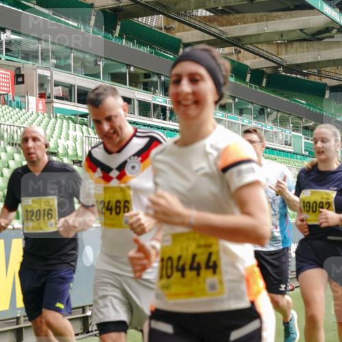 13.09.2026 - 21. swb-Marathon Bremen Michael Burmester http://msf.ph/oto/10473929 13.09.2026 10:38:07 Laufen im Stadion 10090, 10091, 10092, 10150, 10153, 10154, 10168, 10186, 10188, 10190, 10198, 10205, 10237, 10259, 10260, 10273, 10274, 10283, 10296, 10305, 10315, 10323, 10327, 10331, 10332, 10370, 10375, 10376, 10432, 10444, 10465, 10488, 10497, 10500, 10516, 10526, 10598, 10613, 10633, 10645, 10647, 10648, 10654, 10659, 10661, 10663, 10674, 10681, 10682, 10695, 10697, 10802, 10823 meine-sportfotos.de