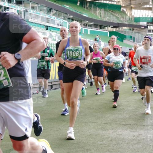 13.09.2026 - 21. swb-Marathon Bremen Michael Burmester http://msf.ph/oto/10473977 13.09.2026 13:15:49 Laufen im Stadion 143, 153, 231, 263, 266, 300, 414, 598, 612, 653, 990, 1008, 1047, 1185, 1312, 1465, 1539, 1818, 1819, 1874, 2013, 2218, 2235, 2314, 2351, 2359, 2363, 2385, 2386, 2466, 2468, 2484, 2494, 2579, 2664, 2667, 2678, 2690, 2691, 2698, 2737, 2760, 2778, 2783, 2799, 2838, 2846, 2859, 2861, 2865, 2874, 2958, 2974, 2978, 3001, 3075, 3133, 3157, 3165, 3185, 3237, 3265, 3331, 3355, 3382, 3387, 3486, 3501, 3512, 3670, 3680, 3829, 4034, 4080, 4306, 703 meine-sportfotos.de