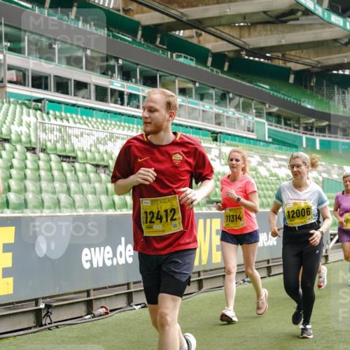 13.09.2026 - 21. swb-Marathon Bremen Michael Burmester http://msf.ph/oto/10473997 13.09.2026 10:38:09 Laufen im Stadion 10090, 10091, 10092, 10150, 10153, 10154, 10168, 10186, 10188, 10190, 10198, 10205, 10237, 10259, 10260, 10273, 10274, 10283, 10296, 10305, 10315, 10323, 10327, 10331, 10332, 10370, 10375, 10376, 10432, 10444, 10465, 10488, 10497, 10500, 10516, 10526, 10595, 10598, 10613, 10630, 10633, 10645, 10647, 10648, 10654, 10659, 10661, 10663, 10674, 10681, 10682, 10695, 10697, 10802, 10823 meine-sportfotos.de