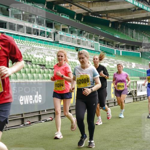 13.09.2026 - 21. swb-Marathon Bremen Michael Burmester http://msf.ph/oto/10474016 13.09.2026 10:38:10 Laufen im Stadion 10090, 10091, 10092, 10150, 10153, 10154, 10168, 10186, 10188, 10190, 10198, 10205, 10237, 10259, 10260, 10273, 10274, 10283, 10296, 10305, 10315, 10323, 10327, 10331, 10332, 10370, 10375, 10376, 10432, 10444, 10465, 10488, 10497, 10500, 10516, 10526, 10595, 10598, 10613, 10630, 10633, 10645, 10647, 10648, 10654, 10659, 10661, 10663, 10674, 10681, 10682, 10695, 10697, 10802, 10823 meine-sportfotos.de