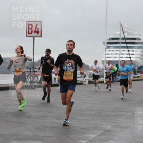 13.09.2026 - Kiel Lauf Andreas Tolksdorf http://msf.ph/oto/10474038 13.09.2026 11:45:25 Kiellinie 7373, 9485, 4, 18, 11803, 3 meine-sportfotos.de
