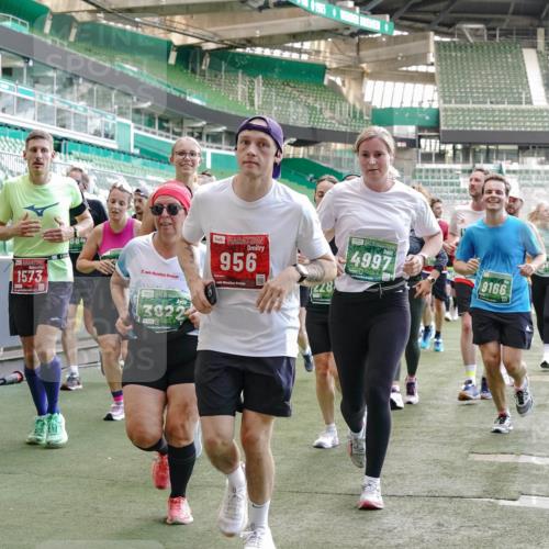 13.09.2026 - 21. swb-Marathon Bremen Michael Burmester http://msf.ph/oto/10474059 13.09.2026 13:15:50 Laufen im Stadion 143, 153, 231, 263, 266, 300, 414, 598, 612, 653, 990, 1008, 1047, 1185, 1312, 1465, 1539, 1818, 1819, 1874, 2013, 2218, 2235, 2314, 2351, 2359, 2363, 2385, 2386, 2466, 2468, 2484, 2494, 2579, 2664, 2667, 2678, 2690, 2691, 2698, 2737, 2760, 2778, 2783, 2799, 2838, 2846, 2859, 2861, 2865, 2874, 2958, 2974, 2978, 3001, 3075, 3133, 3157, 3165, 3185, 3237, 3265, 3331, 3355, 3382, 3387, 3486, 3501, 3512, 3670, 3680, 3829, 4034, 4080, 4306, 703 meine-sportfotos.de