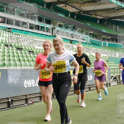 13.09.2026 - 21. swb-Marathon Bremen Michael Burmester http://msf.ph/oto/10474064 13.09.2026 10:38:10 Laufen im Stadion 10090, 10091, 10092, 10150, 10153, 10154, 10168, 10186, 10188, 10190, 10198, 10205, 10237, 10259, 10260, 10273, 10274, 10283, 10296, 10305, 10315, 10323, 10327, 10331, 10332, 10370, 10375, 10376, 10432, 10444, 10465, 10488, 10497, 10500, 10516, 10526, 10595, 10598, 10613, 10630, 10633, 10645, 10647, 10648, 10654, 10659, 10661, 10663, 10674, 10681, 10682, 10695, 10697, 10802, 10823 meine-sportfotos.de