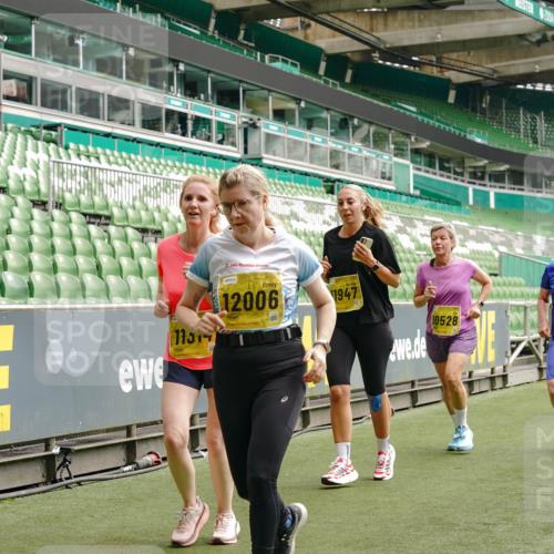 13.09.2026 - 21. swb-Marathon Bremen Michael Burmester http://msf.ph/oto/10474077 13.09.2026 10:38:10 Laufen im Stadion 10090, 10091, 10092, 10150, 10153, 10154, 10168, 10186, 10188, 10190, 10198, 10205, 10237, 10259, 10260, 10273, 10274, 10283, 10296, 10305, 10315, 10323, 10327, 10331, 10332, 10370, 10375, 10376, 10432, 10444, 10465, 10488, 10497, 10500, 10516, 10526, 10595, 10598, 10613, 10630, 10633, 10645, 10647, 10648, 10654, 10659, 10661, 10663, 10674, 10681, 10682, 10695, 10697, 10802, 10823 meine-sportfotos.de