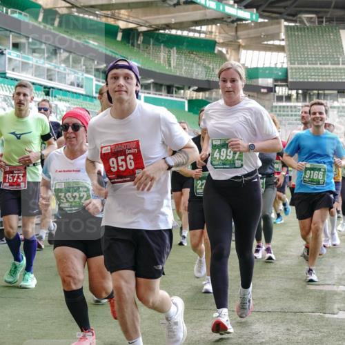 13.09.2026 - 21. swb-Marathon Bremen Michael Burmester http://msf.ph/oto/10474096 13.09.2026 13:15:51 Laufen im Stadion 143, 153, 231, 263, 266, 300, 414, 598, 612, 653, 990, 1008, 1047, 1185, 1312, 1465, 1539, 1818, 1819, 1874, 2013, 2218, 2235, 2259, 2314, 2351, 2359, 2363, 2385, 2386, 2466, 2468, 2484, 2494, 2579, 2664, 2667, 2678, 2690, 2691, 2698, 2737, 2760, 2778, 2783, 2799, 2838, 2846, 2859, 2861, 2865, 2874, 2958, 2974, 2978, 2996, 3001, 3075, 3133, 3157, 3165, 3185, 3237, 3265, 3331, 3355, 3382, 3387, 3486, 3501, 3512, 3670, 3680, 3829, 4034, 4080, 4306, 703 meine-sportfotos.de