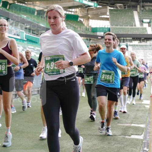 13.09.2026 - 21. swb-Marathon Bremen Michael Burmester http://msf.ph/oto/10474145 13.09.2026 13:15:52 Laufen im Stadion 143, 153, 231, 263, 266, 300, 414, 598, 612, 653, 990, 1008, 1047, 1185, 1312, 1465, 1539, 1818, 1874, 2013, 2218, 2235, 2259, 2314, 2351, 2359, 2363, 2385, 2386, 2466, 2468, 2484, 2494, 2579, 2664, 2667, 2678, 2690, 2691, 2698, 2737, 2760, 2778, 2783, 2799, 2838, 2846, 2859, 2861, 2865, 2874, 2958, 2974, 2978, 2996, 3001, 3075, 3133, 3157, 3165, 3185, 3237, 3265, 3331, 3355, 3382, 3387, 3486, 3501, 3512, 3670, 3680, 3829, 4034, 4080, 4306, 703 meine-sportfotos.de