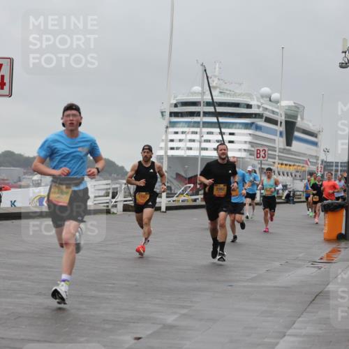 13.09.2026 - Kiel Lauf Andreas Tolksdorf http://msf.ph/oto/10474216 13.09.2026 11:45:35 Kiellinie 4, 1745, 2392, 3 meine-sportfotos.de