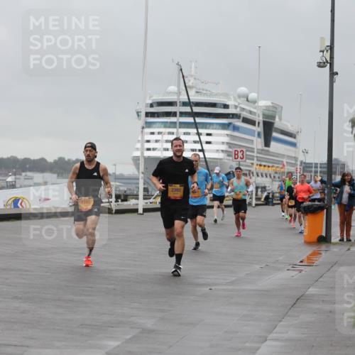 13.09.2026 - Kiel Lauf Andreas Tolksdorf http://msf.ph/oto/10474229 13.09.2026 11:45:36 Kiellinie 4, 1745, 2392, 3 meine-sportfotos.de