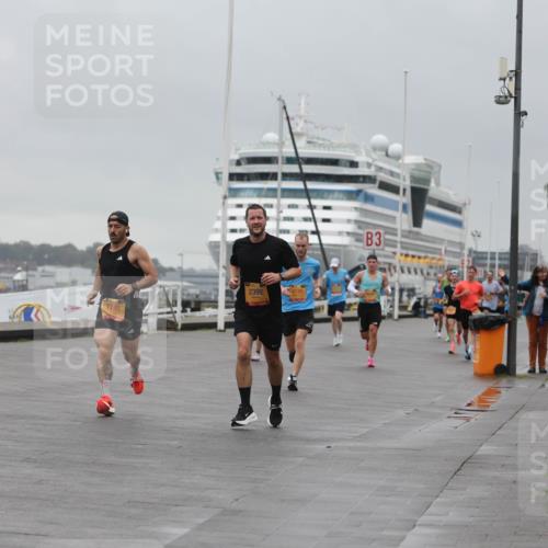 13.09.2026 - Kiel Lauf Andreas Tolksdorf http://msf.ph/oto/10474240 13.09.2026 11:45:36 Kiellinie 4, 1745, 2392, 3 meine-sportfotos.de