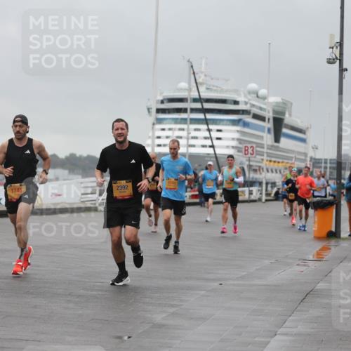 13.09.2026 - Kiel Lauf Andreas Tolksdorf http://msf.ph/oto/10474250 13.09.2026 11:45:37 Kiellinie 4, 1745, 2392, 4749, 3 meine-sportfotos.de