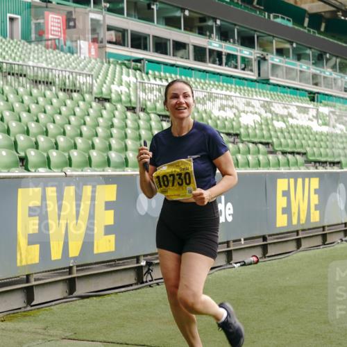 13.09.2026 - 21. swb-Marathon Bremen Michael Burmester http://msf.ph/oto/10474256 13.09.2026 10:38:14 Laufen im Stadion 10090, 10091, 10092, 10150, 10168, 10186, 10188, 10190, 10205, 10237, 10238, 10259, 10260, 10273, 10274, 10283, 10305, 10315, 10323, 10327, 10331, 10332, 10360, 10370, 10375, 10376, 10432, 10444, 10457, 10465, 10469, 10488, 10497, 10500, 10516, 10526, 10595, 10598, 10613, 10630, 10645, 10647, 10648, 10654, 10659, 10661, 10663, 10674, 10681, 10682, 10695, 10697, 10802, 10823 meine-sportfotos.de