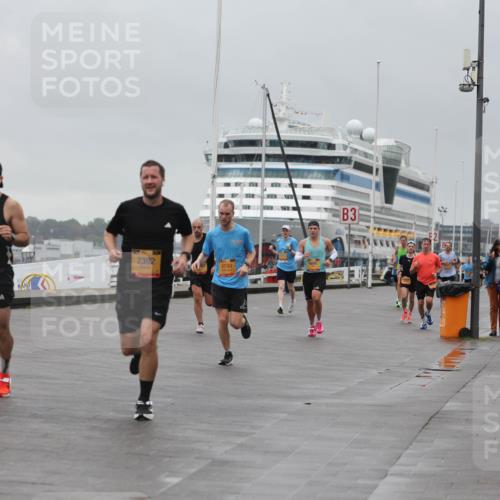 13.09.2026 - Kiel Lauf Andreas Tolksdorf http://msf.ph/oto/10474260 13.09.2026 11:45:37 Kiellinie 4, 1745, 2392, 4749, 3 meine-sportfotos.de