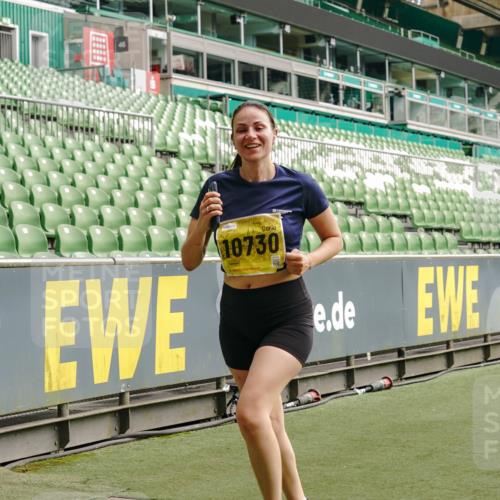 13.09.2026 - 21. swb-Marathon Bremen Michael Burmester http://msf.ph/oto/10474264 13.09.2026 10:38:14 Laufen im Stadion 10090, 10091, 10092, 10150, 10168, 10186, 10188, 10190, 10205, 10237, 10238, 10259, 10260, 10273, 10274, 10283, 10305, 10315, 10323, 10327, 10331, 10332, 10360, 10370, 10375, 10376, 10432, 10444, 10457, 10465, 10469, 10488, 10497, 10500, 10516, 10526, 10595, 10598, 10613, 10630, 10645, 10647, 10648, 10654, 10659, 10661, 10663, 10674, 10681, 10682, 10695, 10697, 10802, 10823 meine-sportfotos.de