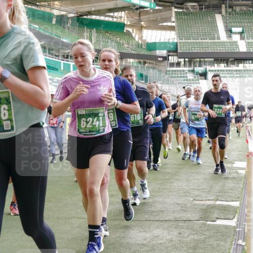 13.09.2026 - 21. swb-Marathon Bremen Michael Burmester http://msf.ph/oto/10474328 13.09.2026 13:15:56 Laufen im Stadion 134, 143, 153, 231, 263, 266, 271, 300, 414, 598, 612, 653, 990, 1008, 1047, 1185, 1312, 1465, 1539, 1874, 2013, 2218, 2235, 2259, 2314, 2351, 2359, 2363, 2385, 2386, 2466, 2468, 2484, 2494, 2562, 2579, 2664, 2667, 2678, 2690, 2691, 2698, 2737, 2760, 2778, 2783, 2799, 2838, 2846, 2859, 2861, 2865, 2874, 2958, 2974, 2978, 2996, 3001, 3075, 3133, 3157, 3165, 3185, 3237, 3265, 3331, 3355, 3382, 3387, 3486, 3501, 3512, 3670, 3680, 3829, 4034, 4080, 4306, 703 meine-sportfotos.de