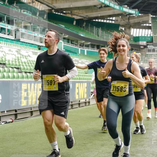 13.09.2026 - 21. swb-Marathon Bremen Michael Burmester http://msf.ph/oto/10474379 13.09.2026 10:38:18 Laufen im Stadion 10090, 10091, 10150, 10168, 10186, 10188, 10190, 10205, 10238, 10259, 10260, 10273, 10274, 10283, 10305, 10315, 10323, 10327, 10331, 10332, 10360, 10364, 10370, 10375, 10376, 10404, 10432, 10444, 10457, 10465, 10469, 10488, 10500, 10516, 10526, 10595, 10598, 10630, 10645, 10654, 10659, 10661, 10663, 10674, 10681, 10682, 10695, 10697, 10802, 10823 meine-sportfotos.de