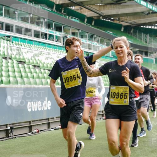 13.09.2026 - 21. swb-Marathon Bremen Michael Burmester http://msf.ph/oto/10474439 13.09.2026 10:38:19 Laufen im Stadion 10090, 10091, 10150, 10168, 10186, 10188, 10190, 10204, 10205, 10238, 10259, 10260, 10273, 10274, 10283, 10305, 10315, 10323, 10327, 10331, 10332, 10360, 10363, 10364, 10370, 10375, 10376, 10404, 10432, 10444, 10457, 10465, 10469, 10488, 10500, 10516, 10526, 10595, 10598, 10630, 10645, 10654, 10659, 10661, 10663, 10674, 10681, 10682, 10686, 10695, 10697, 10802, 10823 meine-sportfotos.de