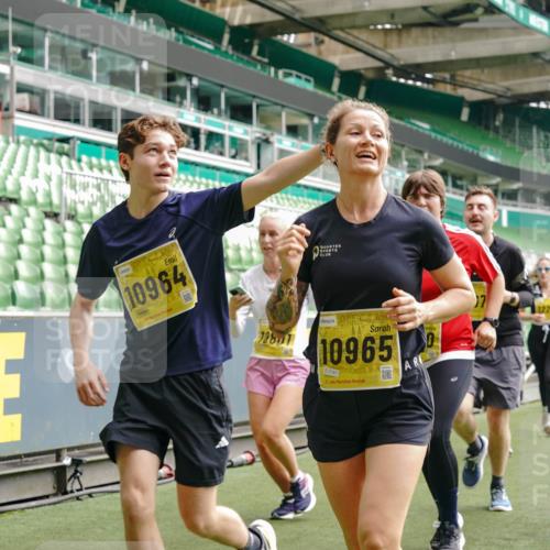 13.09.2026 - 21. swb-Marathon Bremen Michael Burmester http://msf.ph/oto/10474483 13.09.2026 10:38:20 Laufen im Stadion 10090, 10091, 10150, 10168, 10186, 10188, 10190, 10204, 10205, 10238, 10259, 10260, 10273, 10274, 10283, 10305, 10315, 10323, 10327, 10331, 10332, 10360, 10363, 10364, 10370, 10375, 10376, 10404, 10432, 10444, 10457, 10465, 10469, 10488, 10516, 10526, 10595, 10598, 10630, 10645, 10654, 10659, 10661, 10663, 10674, 10681, 10682, 10686, 10695, 10697, 10802, 10823 meine-sportfotos.de