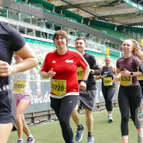 13.09.2026 - 21. swb-Marathon Bremen Michael Burmester http://msf.ph/oto/10474494 13.09.2026 10:38:21 Laufen im Stadion 10090, 10091, 10150, 10168, 10186, 10188, 10190, 10204, 10205, 10238, 10259, 10260, 10273, 10274, 10283, 10305, 10315, 10323, 10327, 10331, 10332, 10360, 10363, 10364, 10370, 10375, 10376, 10404, 10432, 10444, 10457, 10465, 10469, 10488, 10516, 10526, 10595, 10598, 10630, 10645, 10654, 10659, 10661, 10663, 10674, 10681, 10682, 10686, 10695, 10697, 10802, 10823 meine-sportfotos.de