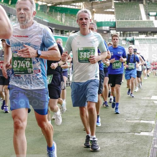 13.09.2026 - 21. swb-Marathon Bremen Michael Burmester http://msf.ph/oto/10474520 13.09.2026 13:16:01 Laufen im Stadion 134, 143, 153, 231, 263, 266, 271, 300, 414, 598, 612, 653, 990, 1047, 1185, 1312, 1465, 1539, 1825, 1874, 2013, 2218, 2235, 2259, 2351, 2359, 2363, 2381, 2385, 2386, 2466, 2468, 2484, 2494, 2562, 2579, 2664, 2667, 2678, 2690, 2691, 2698, 2737, 2760, 2778, 2783, 2797, 2799, 2846, 2859, 2861, 2865, 2874, 2958, 2974, 2996, 3001, 3075, 3133, 3157, 3165, 3185, 3237, 3265, 3331, 3355, 3366, 3382, 3387, 3486, 3501, 3512, 3670, 3680, 3829, 4034, 4080, 4306, 703 meine-sportfotos.de
