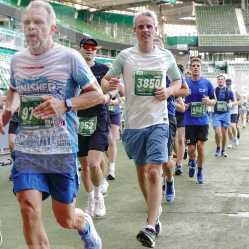 13.09.2026 - 21. swb-Marathon Bremen Michael Burmester http://msf.ph/oto/10474531 13.09.2026 13:16:01 Laufen im Stadion 134, 143, 153, 231, 263, 266, 271, 300, 414, 598, 612, 653, 990, 1047, 1185, 1312, 1465, 1539, 1825, 1874, 2013, 2218, 2235, 2259, 2351, 2359, 2363, 2381, 2385, 2386, 2466, 2468, 2484, 2494, 2562, 2579, 2664, 2667, 2678, 2690, 2691, 2698, 2737, 2760, 2778, 2783, 2797, 2799, 2846, 2859, 2861, 2865, 2874, 2958, 2974, 2996, 3001, 3075, 3133, 3157, 3165, 3185, 3237, 3265, 3331, 3355, 3366, 3382, 3387, 3486, 3501, 3512, 3670, 3680, 3829, 4034, 4080, 4306, 703 meine-sportfotos.de