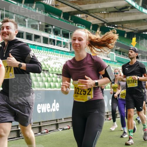 13.09.2026 - 21. swb-Marathon Bremen Michael Burmester http://msf.ph/oto/10474537 13.09.2026 10:38:21 Laufen im Stadion 10090, 10091, 10150, 10168, 10186, 10188, 10190, 10204, 10205, 10238, 10259, 10260, 10273, 10274, 10283, 10305, 10315, 10323, 10327, 10331, 10332, 10360, 10363, 10364, 10370, 10375, 10376, 10404, 10432, 10444, 10457, 10465, 10469, 10488, 10516, 10526, 10595, 10598, 10630, 10645, 10654, 10659, 10661, 10663, 10674, 10681, 10682, 10686, 10695, 10697, 10802, 10823 meine-sportfotos.de