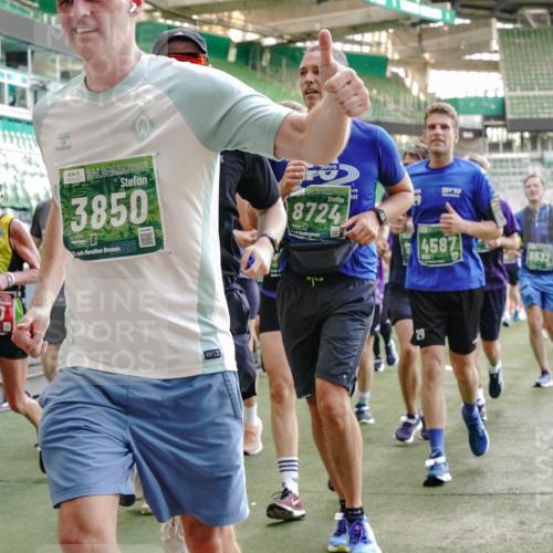 13.09.2026 - 21. swb-Marathon Bremen Michael Burmester http://msf.ph/oto/10474540 13.09.2026 13:16:02 Laufen im Stadion 134, 143, 153, 231, 263, 266, 271, 300, 414, 598, 612, 653, 990, 1047, 1185, 1312, 1465, 1539, 1825, 1874, 2013, 2218, 2235, 2259, 2351, 2359, 2363, 2381, 2385, 2386, 2466, 2468, 2484, 2494, 2562, 2579, 2664, 2667, 2678, 2690, 2691, 2698, 2737, 2760, 2778, 2783, 2797, 2799, 2846, 2859, 2861, 2865, 2874, 2958, 2974, 2996, 3001, 3075, 3133, 3157, 3165, 3185, 3237, 3265, 3331, 3355, 3366, 3382, 3387, 3486, 3501, 3512, 3670, 3680, 3829, 4034, 4080, 4306, 703 meine-sportfotos.de