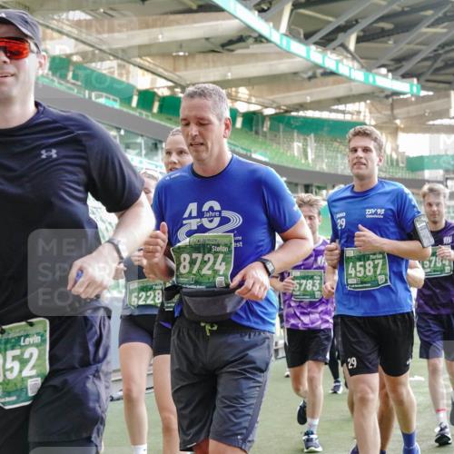 13.09.2026 - 21. swb-Marathon Bremen Michael Burmester http://msf.ph/oto/10474577 13.09.2026 13:16:03 Laufen im Stadion 134, 143, 153, 231, 263, 266, 271, 300, 414, 598, 612, 653, 990, 1047, 1185, 1312, 1465, 1539, 1825, 1874, 2013, 2218, 2235, 2259, 2351, 2359, 2363, 2381, 2385, 2386, 2466, 2468, 2484, 2494, 2562, 2579, 2664, 2667, 2678, 2690, 2691, 2698, 2737, 2760, 2778, 2783, 2797, 2799, 2846, 2859, 2861, 2865, 2874, 2958, 2974, 2996, 3001, 3075, 3133, 3157, 3165, 3185, 3237, 3265, 3331, 3355, 3366, 3382, 3387, 3486, 3501, 3512, 3670, 3680, 3829, 4034, 4080, 4306, 703 meine-sportfotos.de