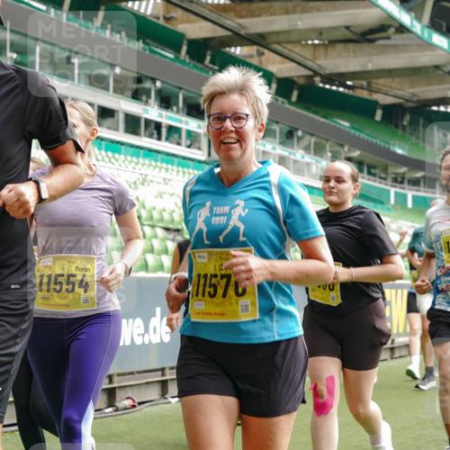 13.09.2026 - 21. swb-Marathon Bremen Michael Burmester http://msf.ph/oto/10474634 13.09.2026 10:38:24 Laufen im Stadion 10090, 10091, 10139, 10150, 10168, 10186, 10188, 10190, 10204, 10205, 10238, 10259, 10260, 10273, 10274, 10283, 10305, 10315, 10323, 10327, 10360, 10363, 10364, 10370, 10375, 10376, 10404, 10432, 10444, 10457, 10465, 10469, 10488, 10505, 10516, 10526, 10595, 10598, 10630, 10645, 10654, 10659, 10661, 10663, 10674, 10681, 10682, 10686, 10695, 10697, 10802, 10823 meine-sportfotos.de