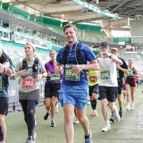 13.09.2026 - 21. swb-Marathon Bremen Michael Burmester http://msf.ph/oto/10474653 13.09.2026 13:16:06 Laufen im Stadion 134, 143, 153, 231, 263, 266, 267, 271, 300, 414, 598, 612, 653, 990, 1047, 1185, 1312, 1465, 1539, 1825, 1874, 1987, 2013, 2218, 2235, 2259, 2351, 2359, 2363, 2381, 2385, 2386, 2466, 2468, 2484, 2494, 2562, 2579, 2664, 2667, 2678, 2690, 2691, 2698, 2737, 2760, 2778, 2783, 2797, 2799, 2846, 2859, 2861, 2865, 2874, 2958, 2974, 2996, 3001, 3075, 3133, 3157, 3165, 3185, 3237, 3265, 3331, 3355, 3366, 3382, 3387, 3486, 3501, 3512, 3670, 3680, 3829, 4034, 4306, 703 meine-sportfotos.de