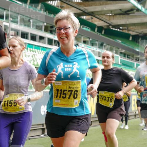 13.09.2026 - 21. swb-Marathon Bremen Michael Burmester http://msf.ph/oto/10474657 13.09.2026 10:38:24 Laufen im Stadion 10090, 10091, 10139, 10150, 10168, 10186, 10188, 10190, 10204, 10205, 10238, 10259, 10260, 10273, 10274, 10283, 10305, 10315, 10323, 10327, 10360, 10363, 10364, 10370, 10375, 10376, 10404, 10432, 10444, 10457, 10465, 10469, 10488, 10505, 10516, 10526, 10595, 10598, 10630, 10645, 10654, 10659, 10661, 10663, 10674, 10681, 10682, 10686, 10695, 10697, 10802, 10823 meine-sportfotos.de