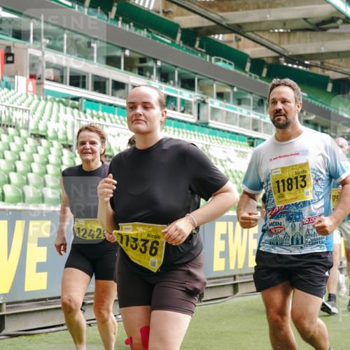 13.09.2026 - 21. swb-Marathon Bremen Michael Burmester http://msf.ph/oto/10474683 13.09.2026 10:38:25 Laufen im Stadion 10090, 10091, 10139, 10150, 10168, 10186, 10188, 10190, 10204, 10205, 10238, 10259, 10260, 10273, 10274, 10283, 10305, 10315, 10323, 10327, 10360, 10363, 10364, 10370, 10375, 10376, 10378, 10404, 10432, 10444, 10457, 10465, 10469, 10488, 10505, 10516, 10526, 10595, 10598, 10630, 10645, 10654, 10661, 10663, 10664, 10674, 10681, 10682, 10686, 10695, 10697, 10802, 10823 meine-sportfotos.de