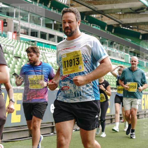 13.09.2026 - 21. swb-Marathon Bremen Michael Burmester http://msf.ph/oto/10474705 13.09.2026 10:38:26 Laufen im Stadion 10090, 10091, 10139, 10150, 10168, 10188, 10190, 10204, 10205, 10238, 10259, 10260, 10273, 10274, 10283, 10305, 10315, 10323, 10327, 10360, 10363, 10364, 10370, 10375, 10376, 10378, 10404, 10432, 10444, 10457, 10465, 10469, 10488, 10505, 10510, 10516, 10526, 10595, 10598, 10630, 10645, 10654, 10661, 10663, 10664, 10674, 10681, 10682, 10686, 10695, 10697, 10802, 10823 meine-sportfotos.de