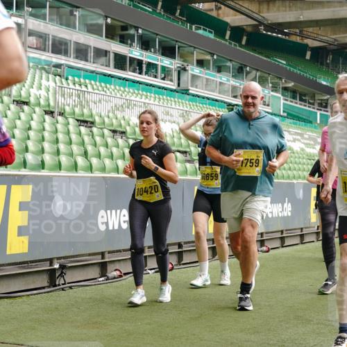 13.09.2026 - 21. swb-Marathon Bremen Michael Burmester http://msf.ph/oto/10474711 13.09.2026 10:38:26 Laufen im Stadion 10090, 10091, 10139, 10150, 10168, 10188, 10190, 10204, 10205, 10238, 10259, 10260, 10273, 10274, 10283, 10305, 10315, 10323, 10327, 10360, 10363, 10364, 10370, 10375, 10376, 10378, 10404, 10432, 10444, 10457, 10465, 10469, 10488, 10505, 10510, 10516, 10526, 10595, 10598, 10630, 10645, 10654, 10661, 10663, 10664, 10674, 10681, 10682, 10686, 10695, 10697, 10802, 10823 meine-sportfotos.de