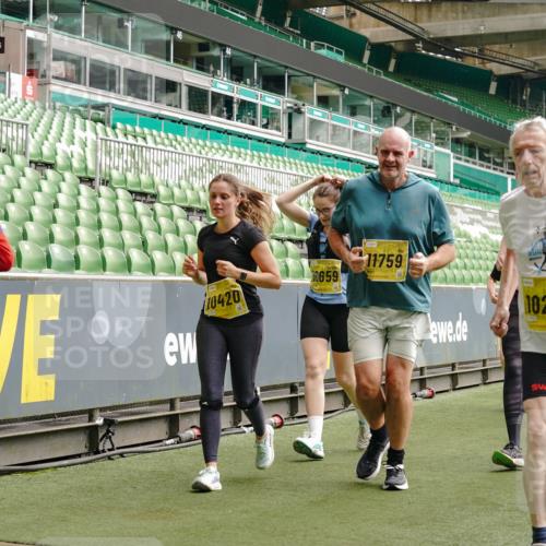 13.09.2026 - 21. swb-Marathon Bremen Michael Burmester http://msf.ph/oto/10474723 13.09.2026 10:38:26 Laufen im Stadion 10090, 10091, 10139, 10150, 10168, 10188, 10190, 10204, 10205, 10238, 10259, 10260, 10273, 10274, 10283, 10305, 10315, 10323, 10327, 10360, 10363, 10364, 10370, 10375, 10376, 10378, 10404, 10432, 10444, 10457, 10465, 10469, 10488, 10505, 10510, 10516, 10526, 10595, 10598, 10630, 10645, 10654, 10661, 10663, 10664, 10674, 10681, 10682, 10686, 10695, 10697, 10802, 10823 meine-sportfotos.de