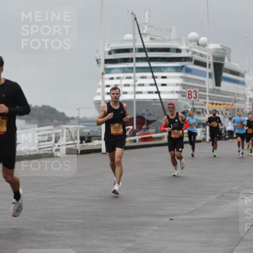 13.09.2026 - Kiel Lauf Andreas Tolksdorf http://msf.ph/oto/10474733 13.09.2026 11:46:41 Kiellinie 4, 2893, 2677, 3 meine-sportfotos.de