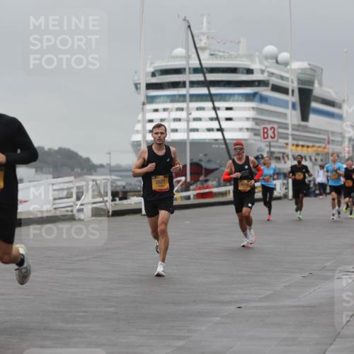 13.09.2026 - Kiel Lauf Andreas Tolksdorf http://msf.ph/oto/10474736 13.09.2026 11:46:41 Kiellinie 4, 2893, 2677, 3 meine-sportfotos.de