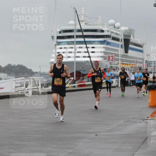 13.09.2026 - Kiel Lauf Andreas Tolksdorf http://msf.ph/oto/10474740 13.09.2026 11:46:42 Kiellinie 2677, 2893, 4591, 3 meine-sportfotos.de