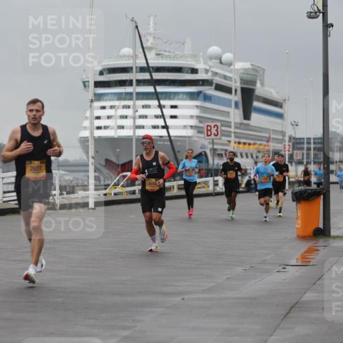 13.09.2026 - Kiel Lauf Andreas Tolksdorf http://msf.ph/oto/10474764 13.09.2026 11:46:43 Kiellinie 2677, 4591, 3 meine-sportfotos.de