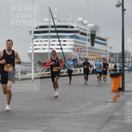 13.09.2026 - Kiel Lauf Andreas Tolksdorf http://msf.ph/oto/10474767 13.09.2026 11:46:43 Kiellinie 2677, 45912, 3 meine-sportfotos.de